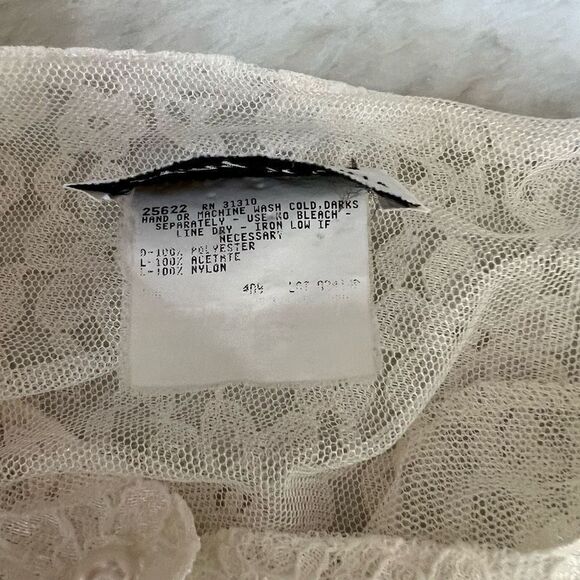 Amy Too! Vintage Ivory lace dress with pearl buttons size M - Picture 7 of 10